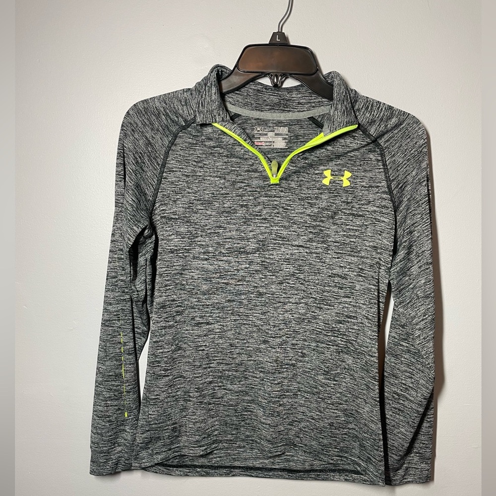Under Armour youth large. Great condition! 💚